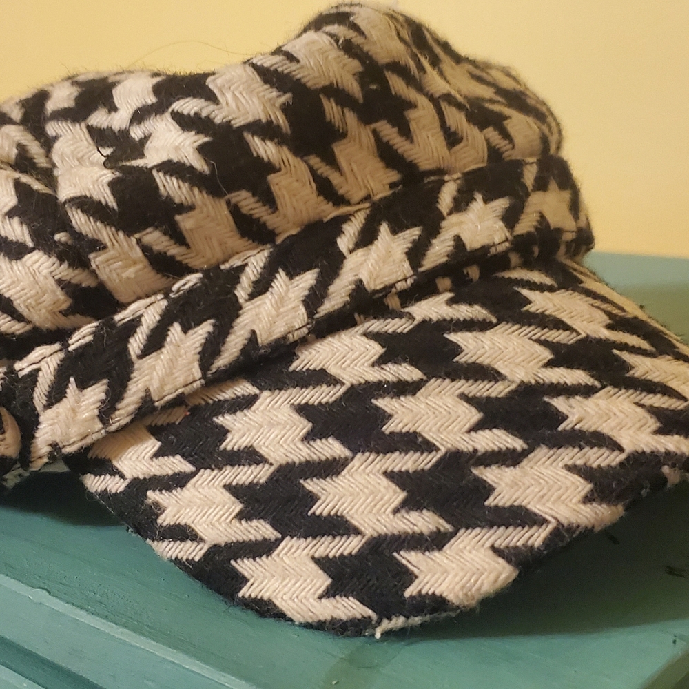 Houndstooth Cab Hat